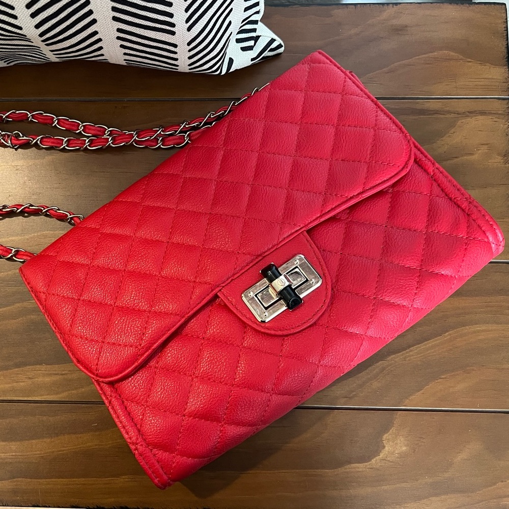 Quilted Red Shoulder Bag with Chain-Link Strap